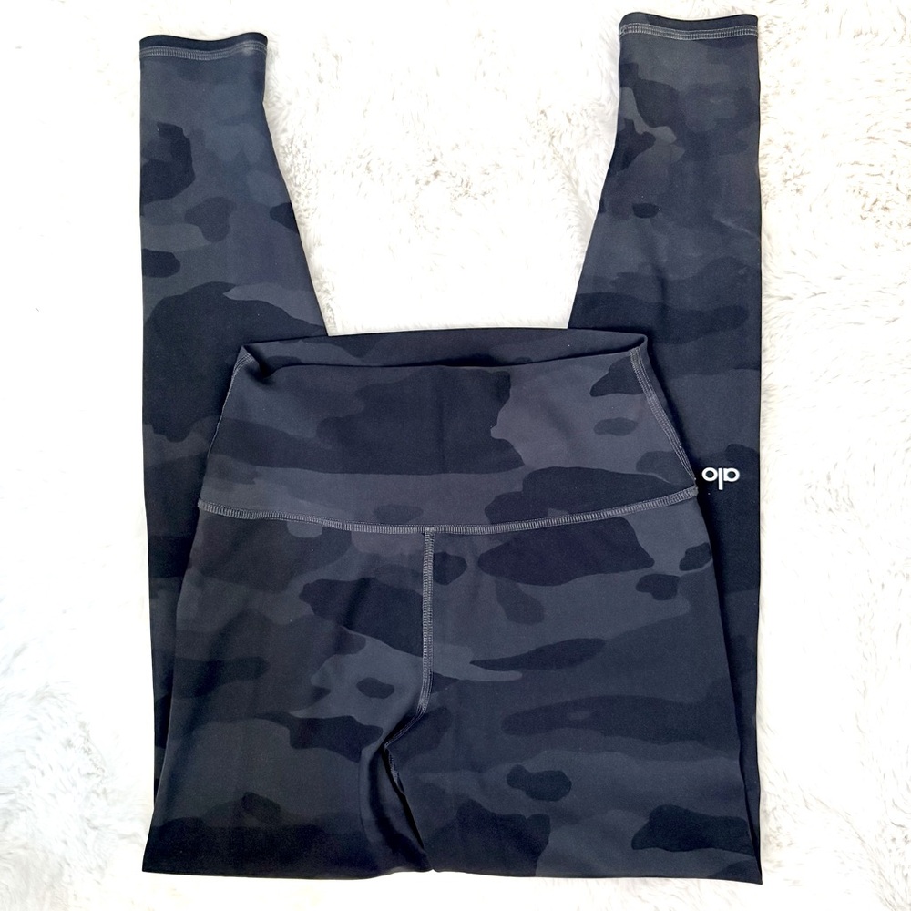 ALO Yoga High-Waist Camo Vapor Legging (Size S)